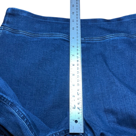 OLD NAVY Cotton Blend High Rise Weekender Wide Leg Dark Wash Pull On Jeans Sz 12 - Picture 5 of 9